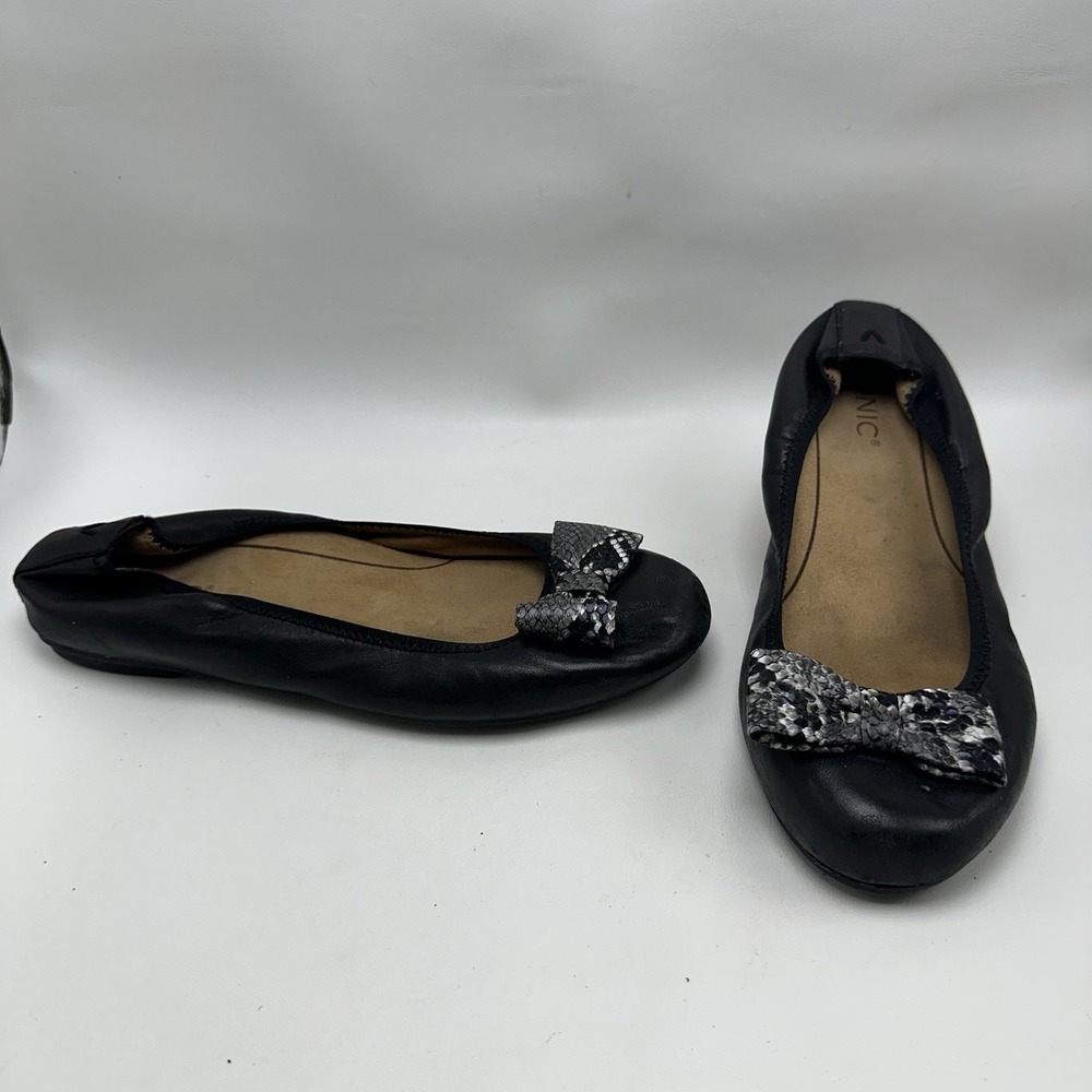 VIONIC Spark Zelda Black Leather Ballet Flat Shoe Snake Print Bow‎ Womens 9 Wide